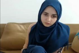 Hijab Girl Naked on Webcam