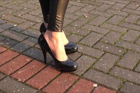 Black legging with high heels 01