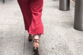 Voyeur Sexy blonde with ass in red pants