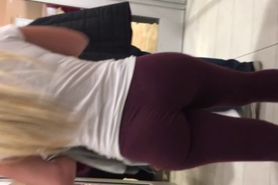 Voyeur Blonde with a sweet ass