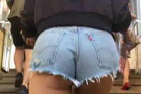 voyeur brunette short shorts