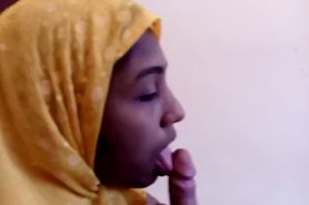 Hijabi is sucking