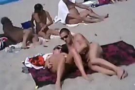 Sexo en la playa nudista