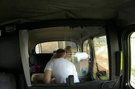 Huge boobs blonde pussy licked in taxi