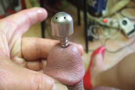 Insertion uretral plug in pee-hole