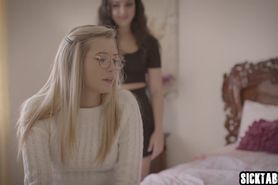 Big ass MILF let teen to suck guys dick before sex