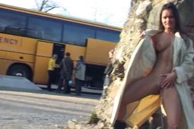 blondje laat kutje zien